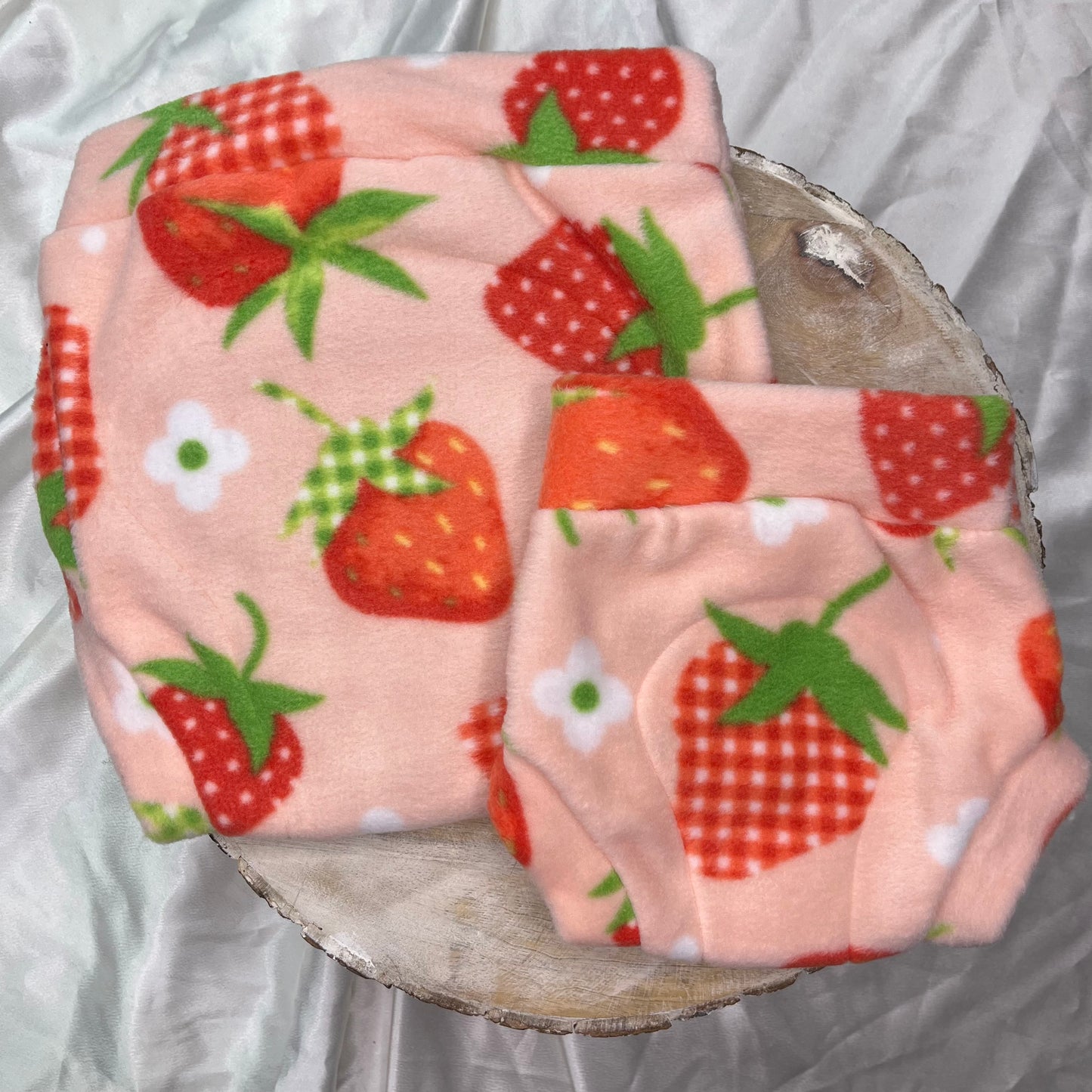 Plush Fleece Cover - Strawberries